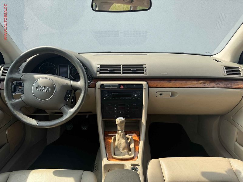 Audi A4 (2002) 2.0i, Kůže - fotka 8 z 14