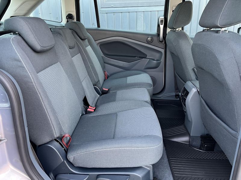 Ford Grand C-MAX 1.6HDi 7MÍST ČR odp.DPH - fotka 30 z 41