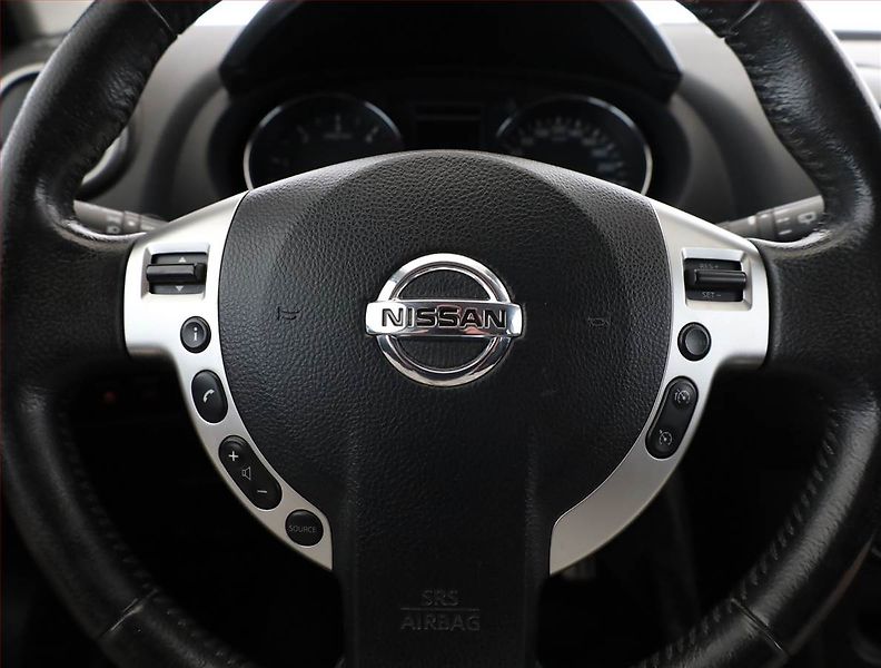 Nissan Qashqai (2012) 1.6 dCi, Serv.kniha, Navi - fotka 8 z 14