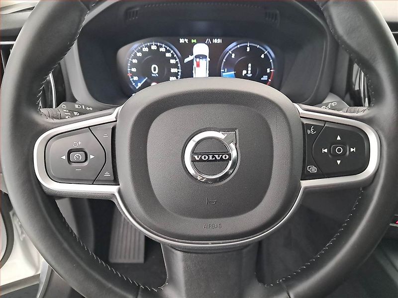 Volvo XC60 (2020) B4 AWD - fotka 18 z 18