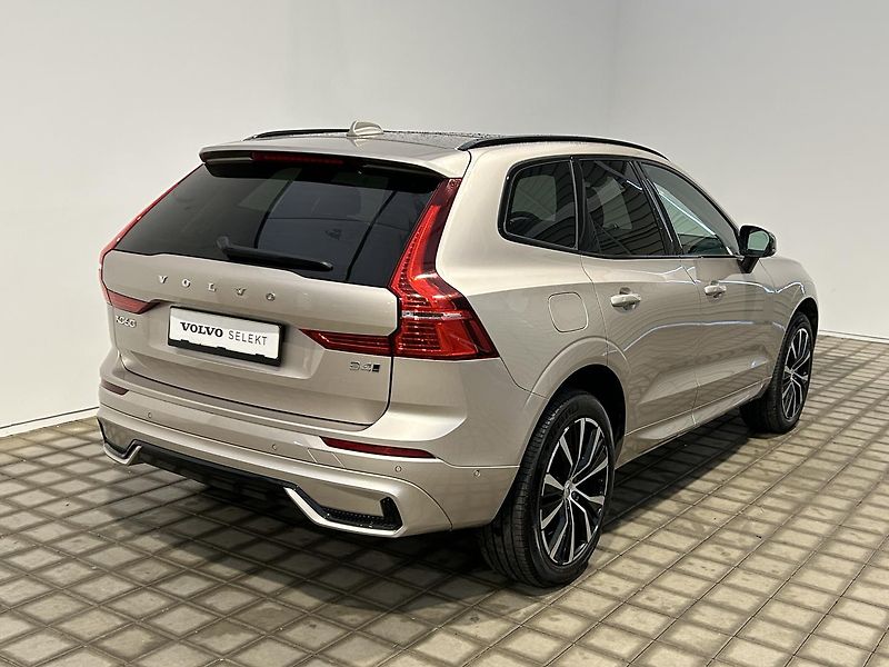 Volvo XC60 2.0  B4 4x4 ULTIMATE - fotka 6 z 48
