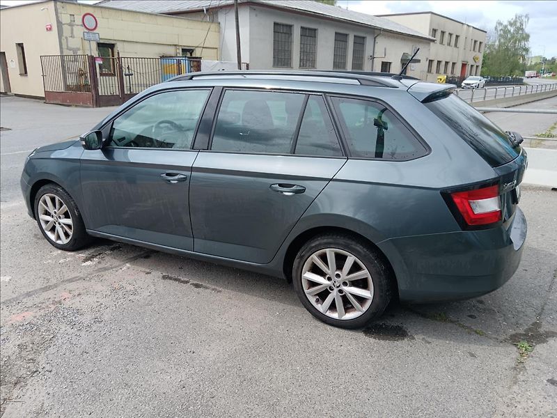Škoda Fabia 1,2 TSi DSG  Joy - fotka 8 z 24