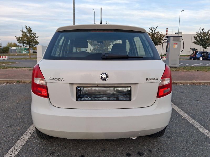 Škoda Fabia - fotka 10 z 15