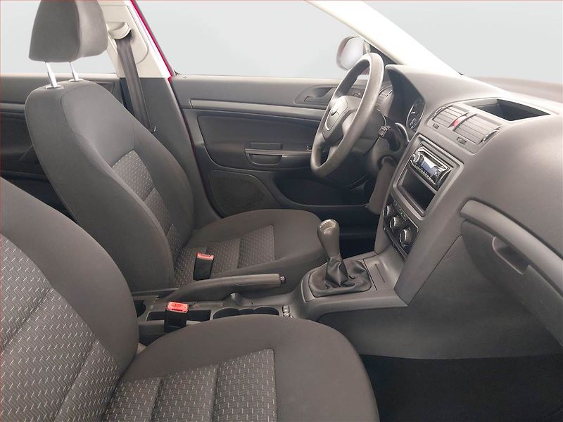 Škoda Octavia (2011) 1.6, ČR,1.maj, Serv.kniha - fotka 9 z 17