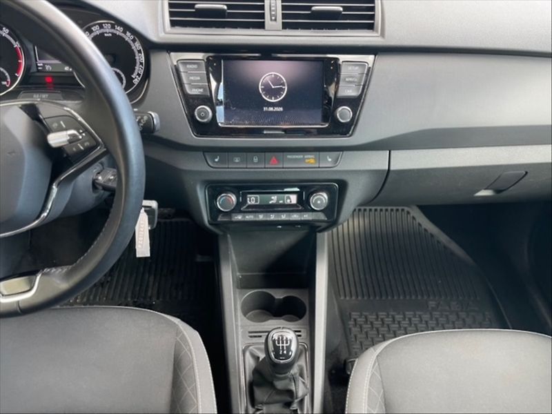 Škoda Fabia 1,0 TSI 70 Ambition - fotka 10 z 11