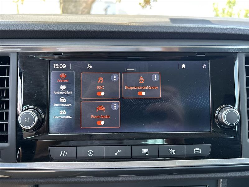 Seat Ateca 1,5 TSi DSG DPH  LED,ALU - fotka 18 z 49