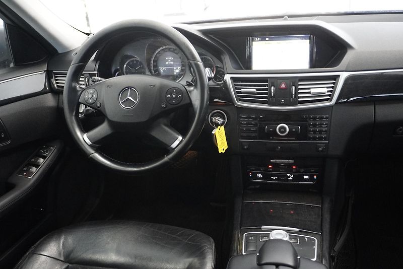 Mercedes-Benz Třídy E (2009) E350 3,0 CDI AVANTGARDE AUT. - fotka 21 z 26