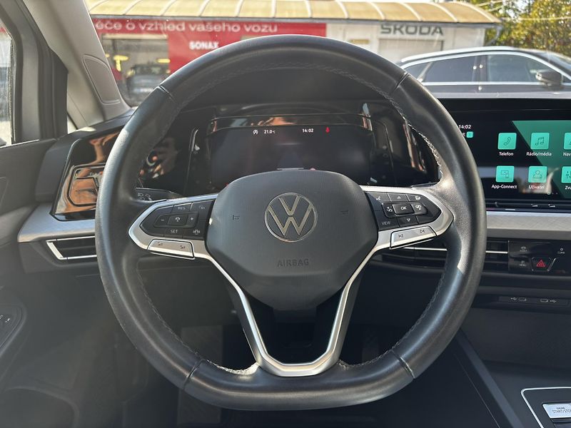 Volkswagen Golf Variant (2024)  Life 1.5 eTSI - fotka 9 z 12