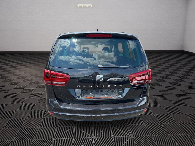 Seat Alhambra (2015) 2,0TDI 110kw DSG Style - fotka 6 z 42