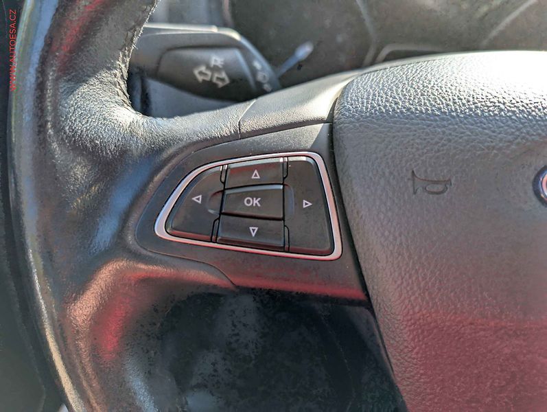 Ford Focus (2017) 1.0 EB, ČR, AC, výhřev sed. - fotka 17 z 18