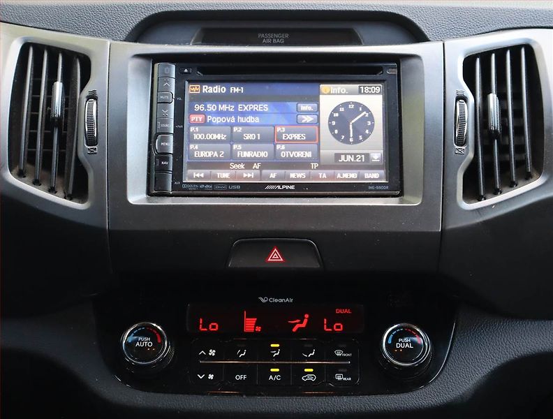 Kia Sportage (2011) Gold 2.0 CRDi, 4X4, Automat - fotka 11 z 17