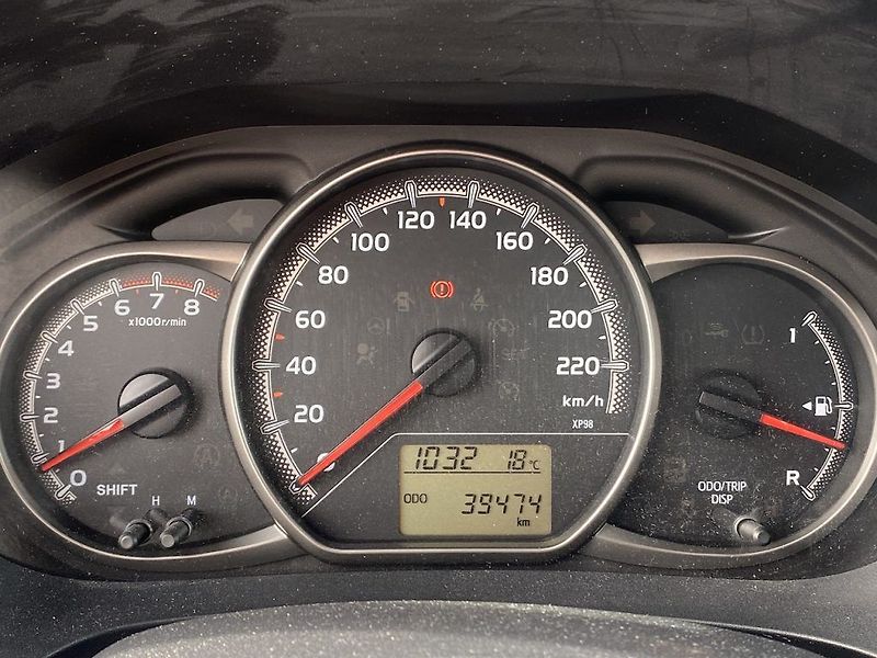 Toyota Yaris 1.33i, ČR, Trend, manual - fotka 11 z 15