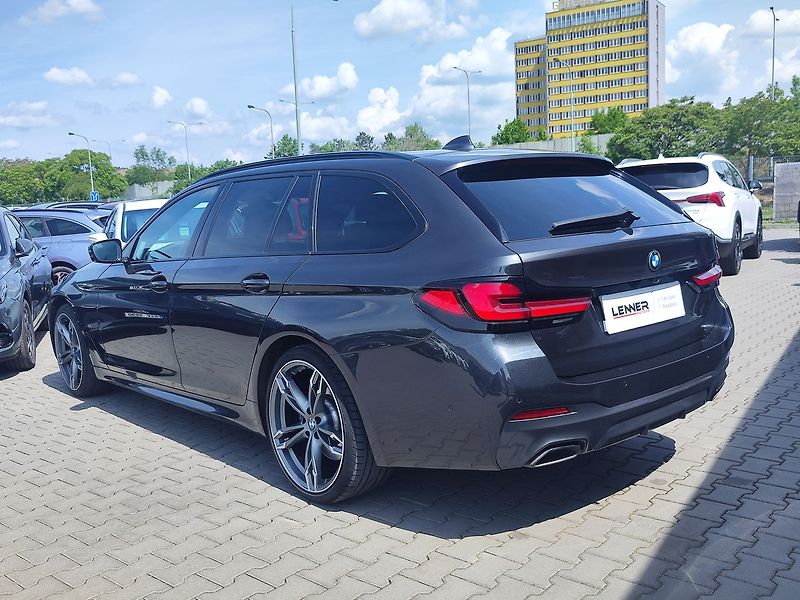 BMW Řada 5 540d/250kW M-Paket AT 4x4 - fotka 7 z 41