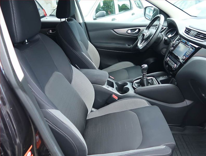 Nissan Qashqai (2018) N-Connecta 1.2 DIG-T - fotka 9 z 16