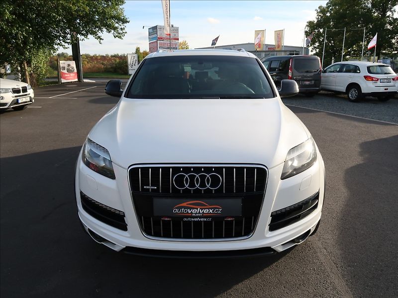 Audi Q7 3,0 TDi,176kW,NovéČR,7míst - fotka 7 z 31