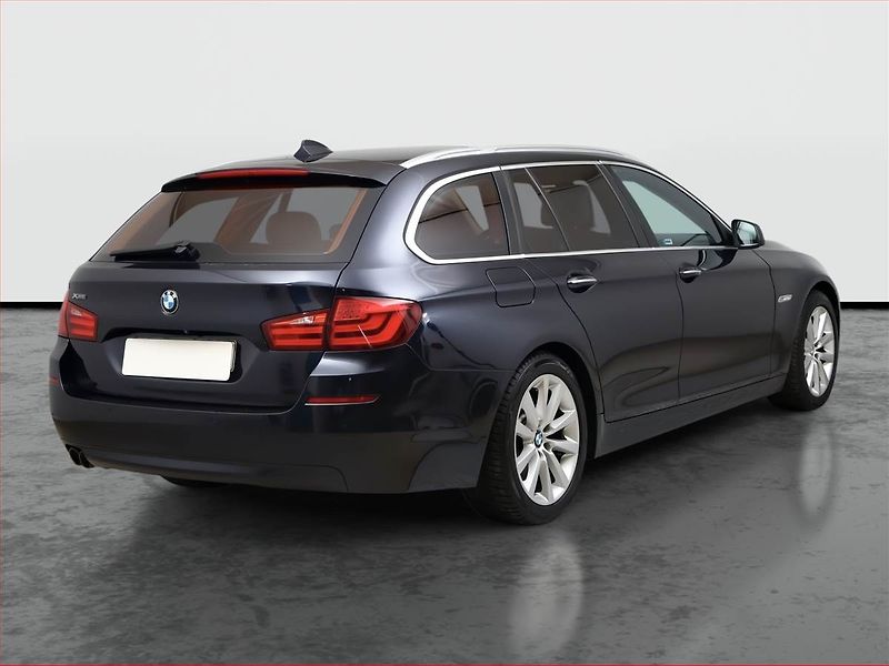 BMW Řada 5 (2012) 530d xDrive, 4X4, Automat - fotka 5 z 22