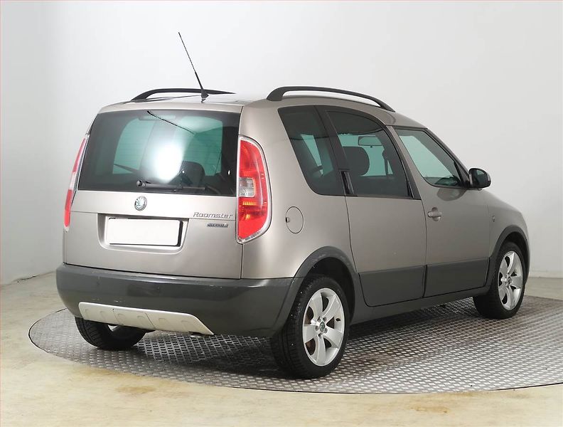 Škoda Roomster (2011) Scout 1.2 TSI, Serv.kniha - fotka 5 z 17