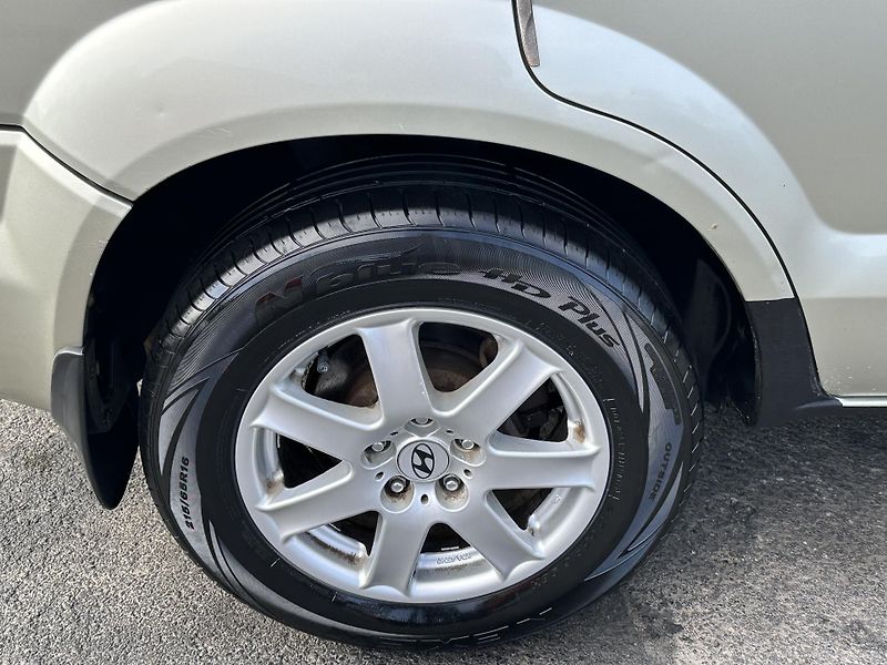 Hyundai Tucson (2007) 2.0/104kW + LPG *4x4 * ČR - fotka 33 z 36