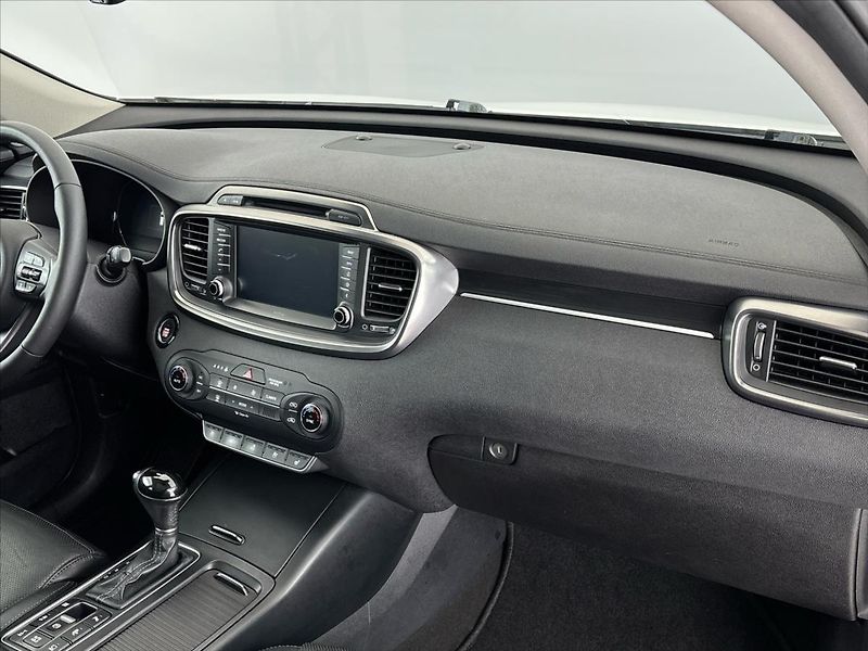 Kia Sorento Exclusive 6AT 4x4 2,2 CRDi - fotka 25 z 42