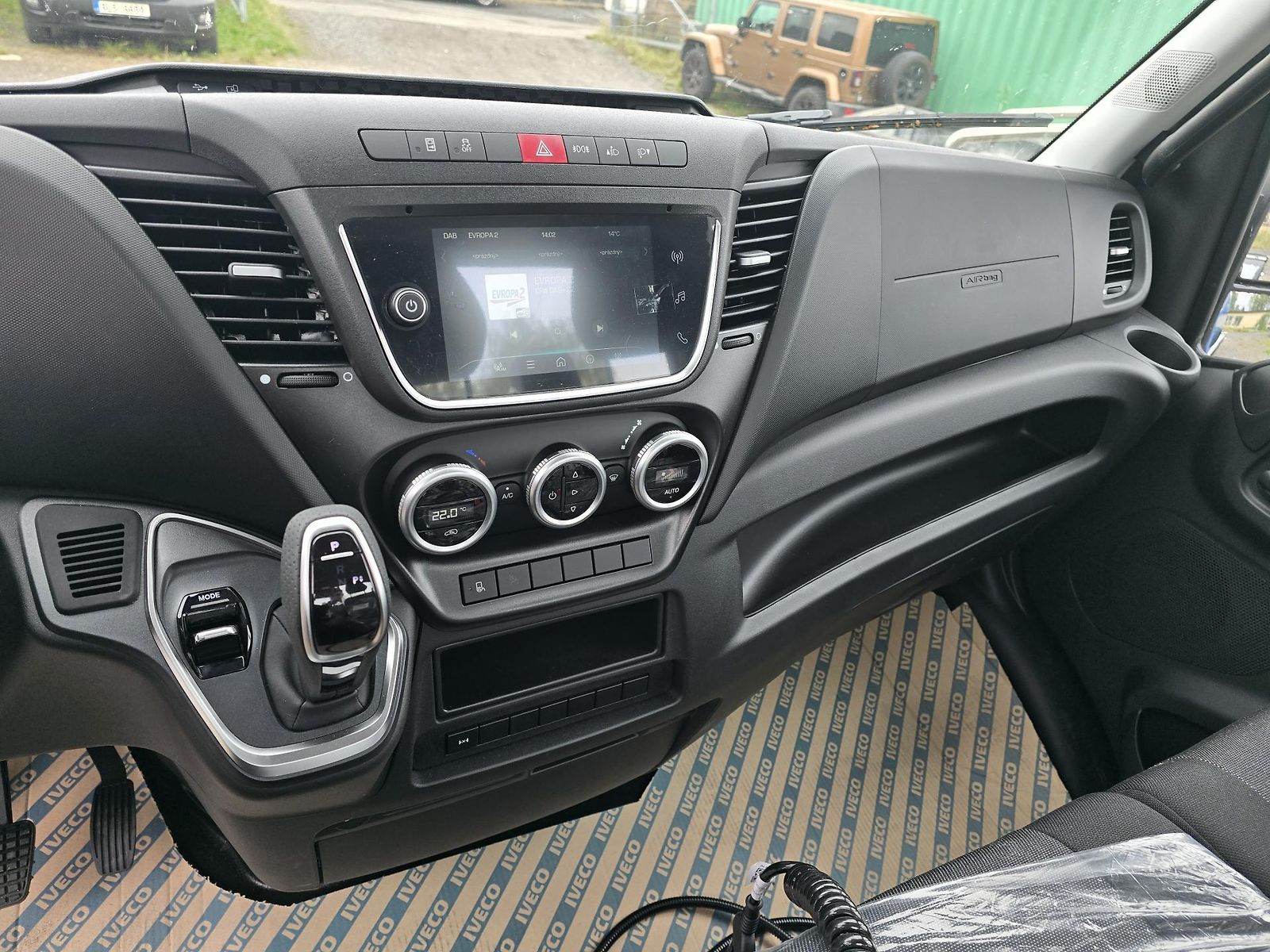 Iveco Daily HÁKOVÝ NOSIČ DO 3,5 T — foto 9