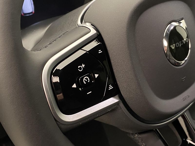 Volvo XC90 (2026) B5 AWD AUT BLACK EDITION PLUS  - fotka 26 z 71