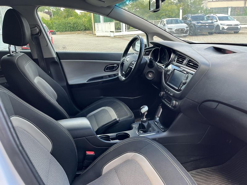 Kia Ceed Sportswagon Cool 1.6 GDI - fotka 18 z 23