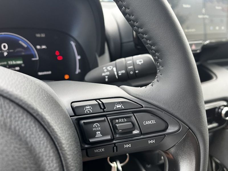 Toyota Yaris 1.5 Hybrid Style ODBĚR ihned - fotka 23 z 29