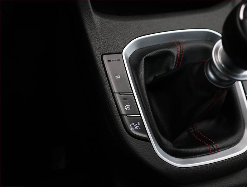 Hyundai i30 (2022) N-Line 1.5 T-GDI MHEV, ČR - fotka 12 z 21