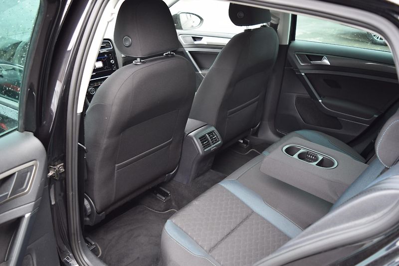 Volkswagen Golf (2019) 1.5TSI 96kw IQ.DRIVE NAVI ACC  - fotka 18 z 50