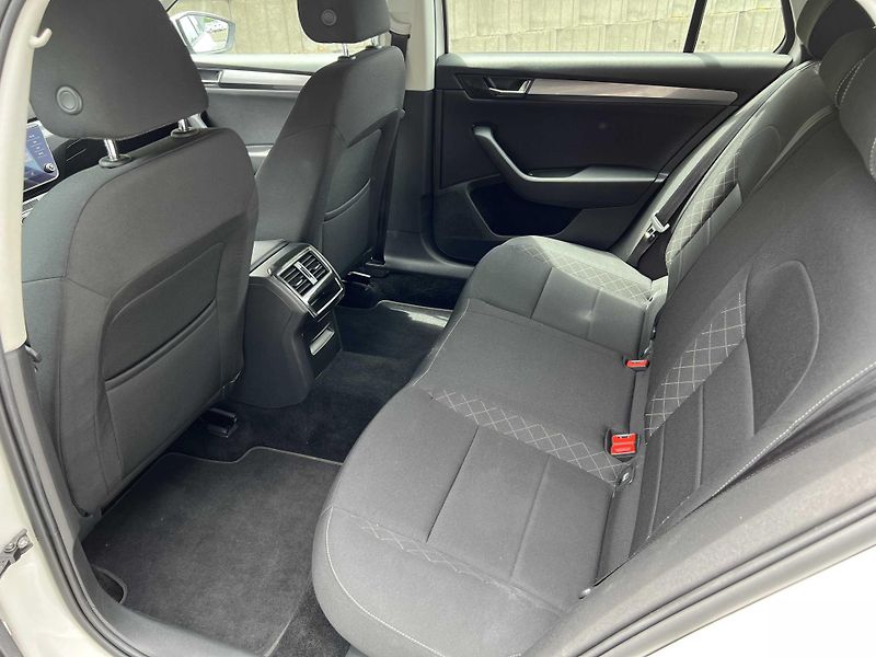 Škoda Superb 2.0 TDi 110 kW FACELIFT MR2020 - fotka 9 z 13