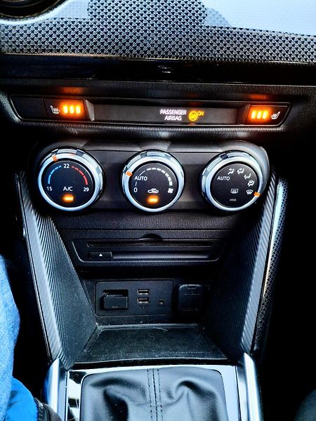Mazda 2 1.5 sport  66kw  facelit - fotka 25 z 39