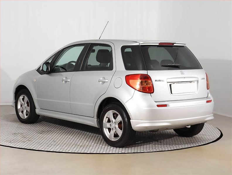 Suzuki SX4 (2012) 1.6 VVT, Serv.kniha - fotka 4 z 14
