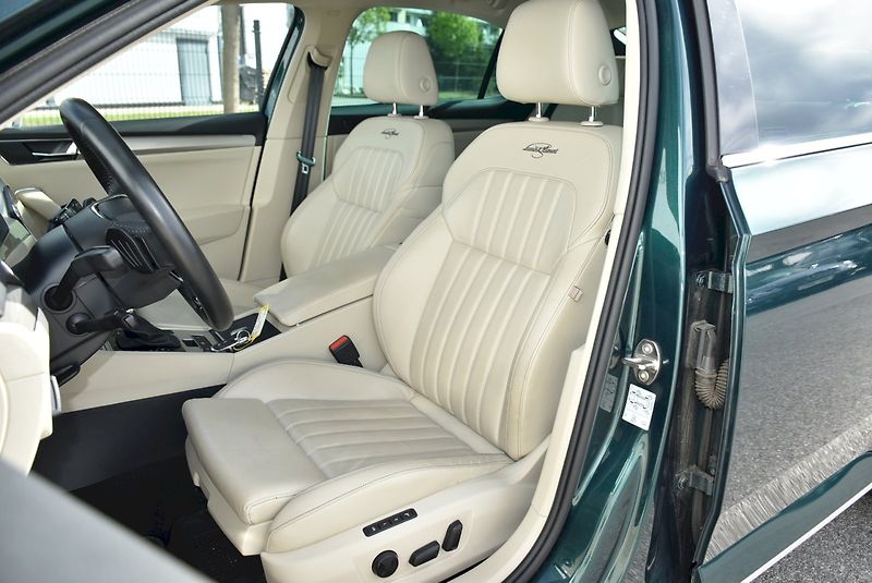 Škoda Superb (2022) L&K 2.0 TDI 110kW DSG - fotka 22 z 34