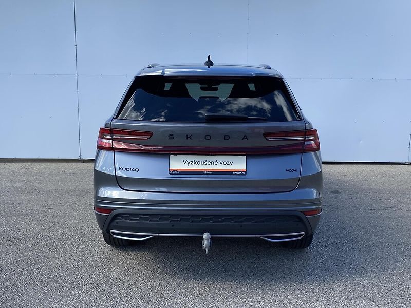Škoda Kodiaq 2,0 TDI Sportline 4x4 DSG - fotka 6 z 30