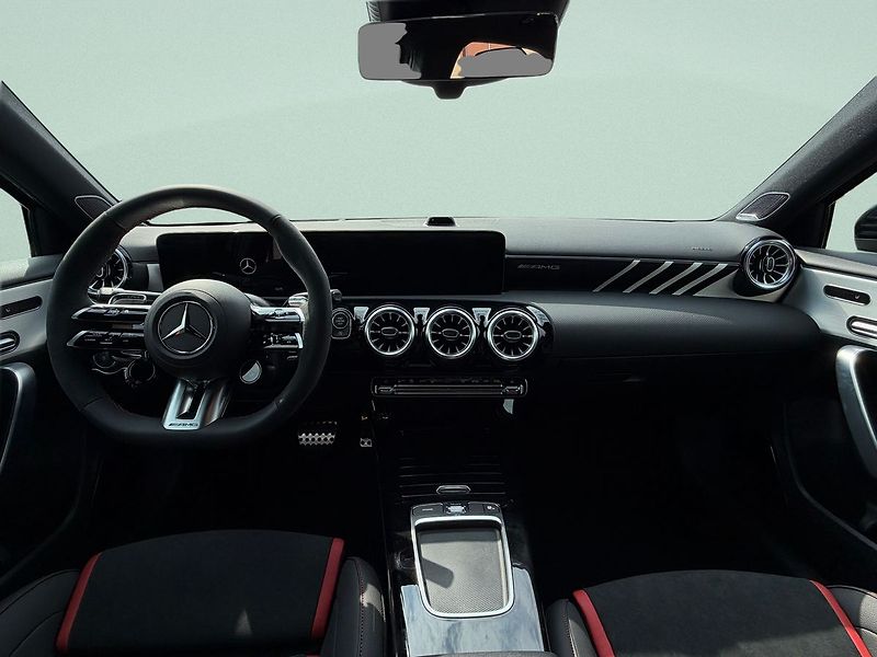 Mercedes-Benz Třídy A (2026) A 45 AMG S 4MATIC+ - fotka 11 z 15