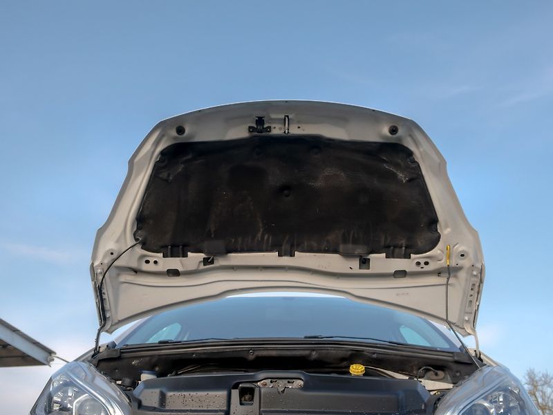 Peugeot 208 (2017) ČR 1.6HDI 55KW – SERVISKA - fotka 42 z 43