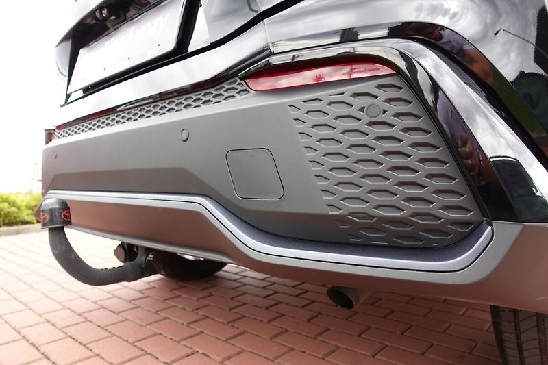 Toyota C-HR 2,0HSD 4x4 Executive Premiere - fotka 34 z 37