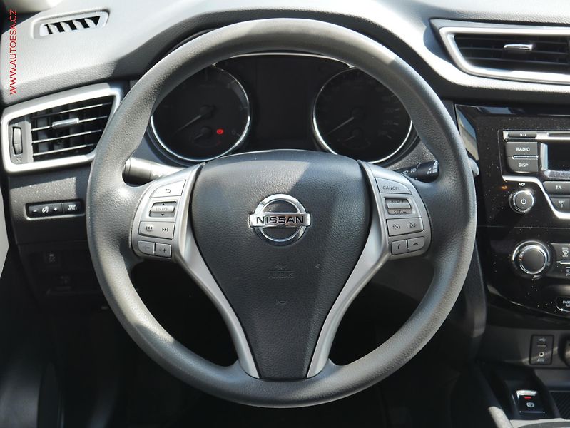 Nissan X-Trail (2014) 1.6dCi, AC, TZ, park.čidla - fotka 17 z 20