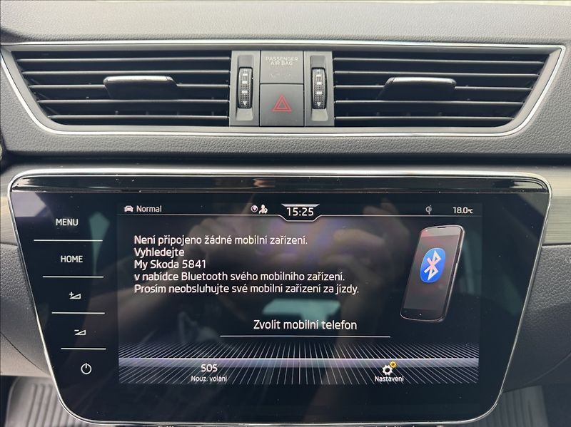 Škoda Superb 2,0 TDI DSG STYLE DPH 1.maj ČR - fotka 38 z 50
