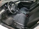 Volkswagen Passat (2018) 2.0TDi, ČR, DSG, navi, LED - náhled 9