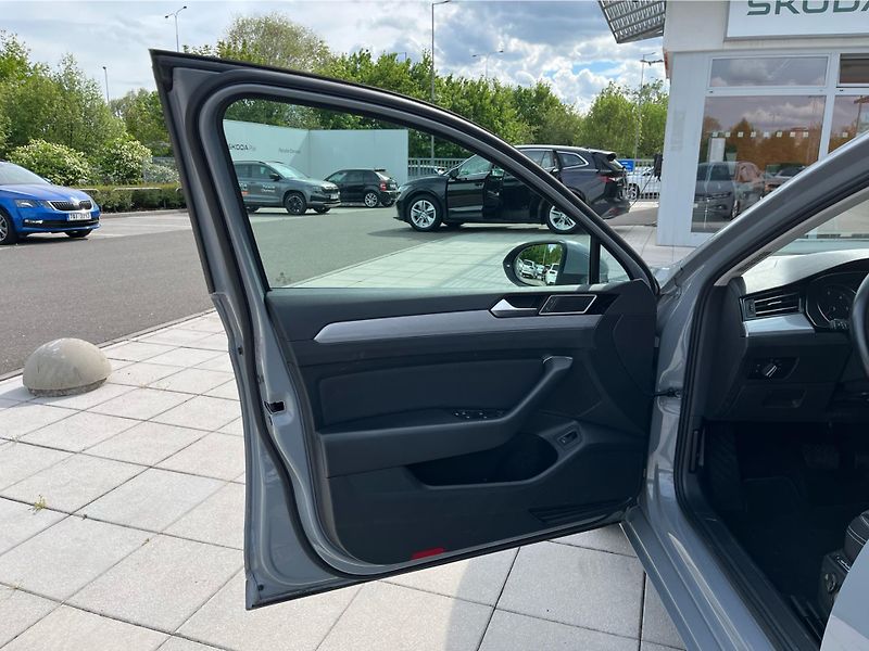 Volkswagen Passat Business 2.0 TDI 110 kW DSG Va - fotka 21 z 28