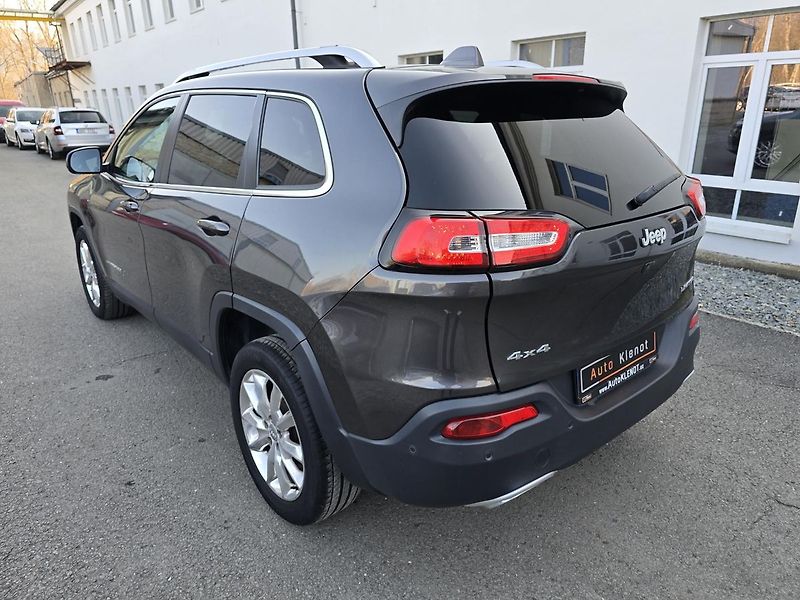 Jeep Cherokee 147kW 4x4 LIMITED KŮŽE NAV - fotka 5 z 49