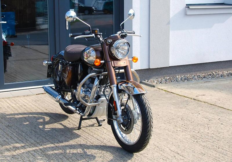 Royal Enfield Classic 350 (2026) BROWN - fotka 9 z 25
