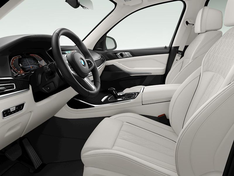 BMW X7 xDrive40d - fotka 4 z 7