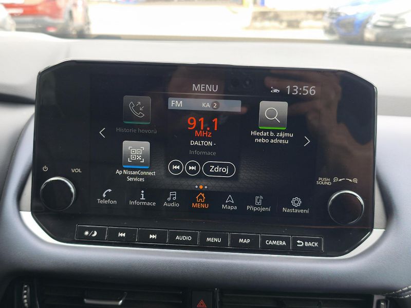 Nissan Qashqai 2021 ČR 1.3 DIG-T 116kW TEKNA+ - fotka 13 z 39