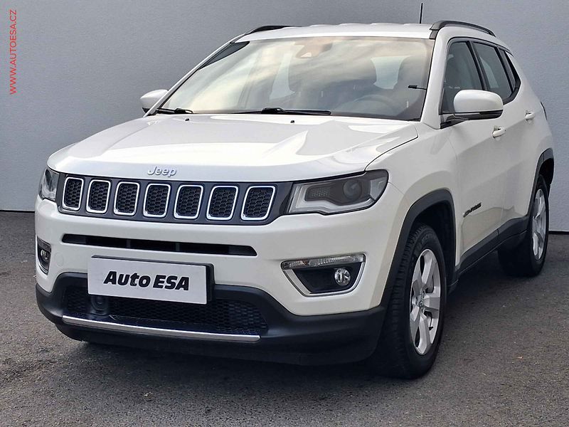 Jeep Compass (2018) 1.4T, Limited, navi - fotka 3 z 19