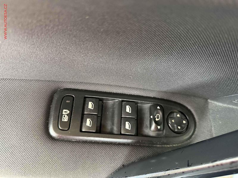 Peugeot 508 (2012) 2.0HDi, AC, tempo - fotka 11 z 18