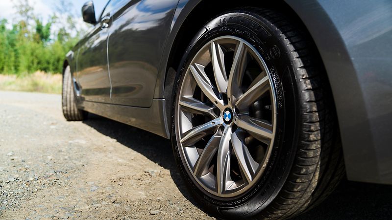 BMW Řada 5 (2017) BMW 520d xDrive Limousine - fotka 11 z 43