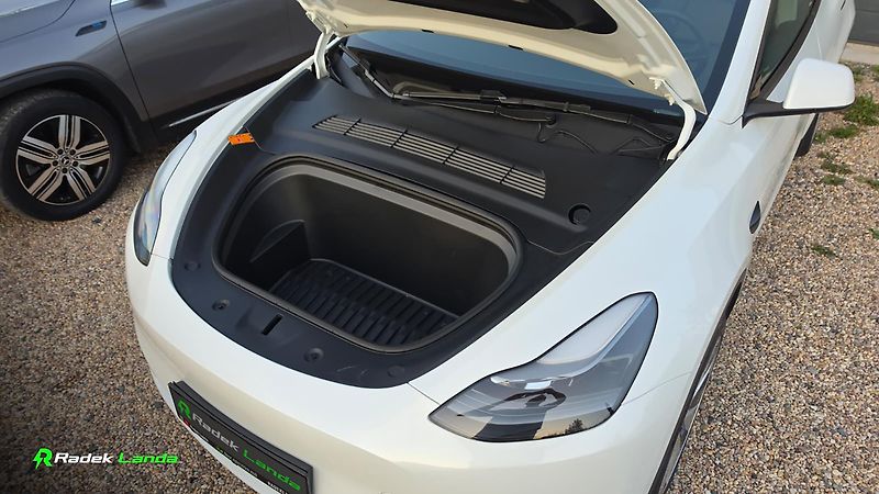 Tesla Model Y (2023) Berlín | LFP | Tažné 1600kg - fotka 5 z 10