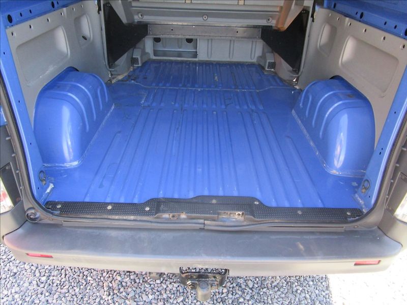 Renault Trafic 2.0dCi 115 L2H1, 6 míst - fotka 32 z 45